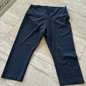 ATHLETA Transcend Capri Leggings